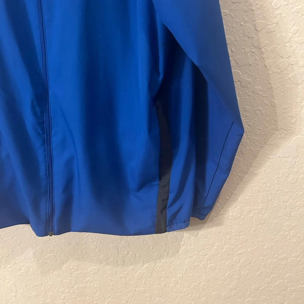 Nike Men's Vibrant Blue Windbreaker